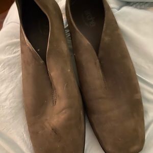 Arch women’s shoes